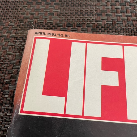 Vintage Life Magazine April 1991 - Picture 2 of 3